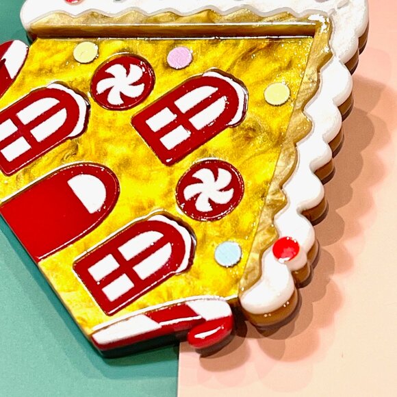 Handcrafted Retro Vintage Style Christmas Gingerbread House Acrylic Brooch Pin - Picture 4 of 4
